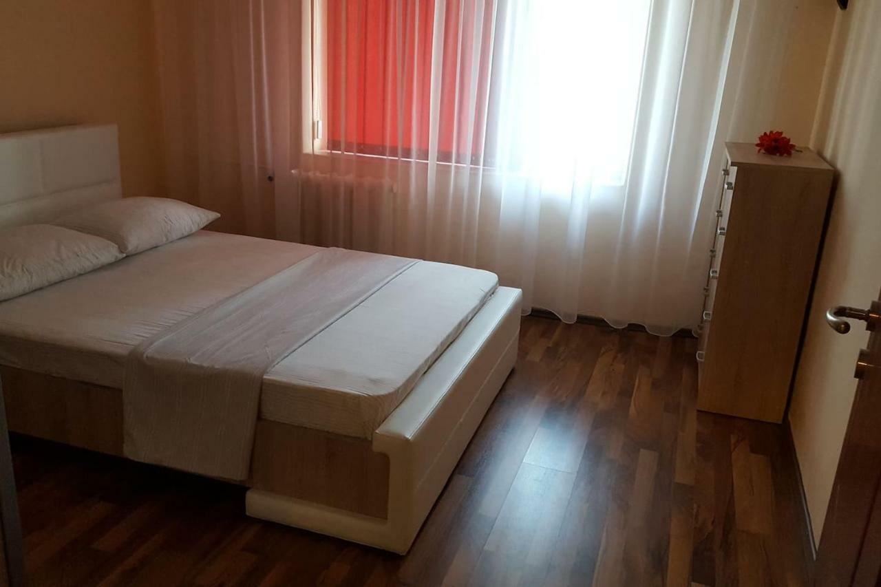 Apartament Gia Oradea Buitenkant foto
